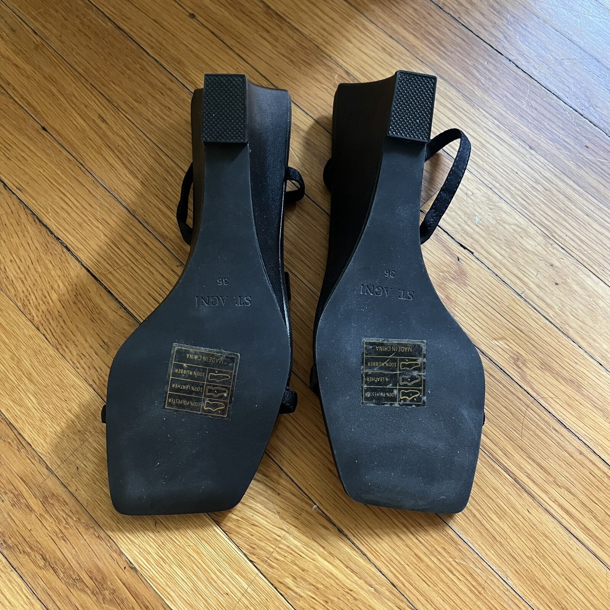 【関税込み】St. Agni ブラック Thong ウェッジヒール サンダル St. Agni | Sling Back Thong Sandal - Black