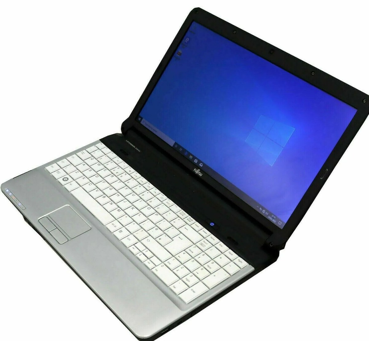 富士通 LIFEBOOK AH56C/Core i5/8GB/320GB/DVD Fujitsu LifeBook 15.6