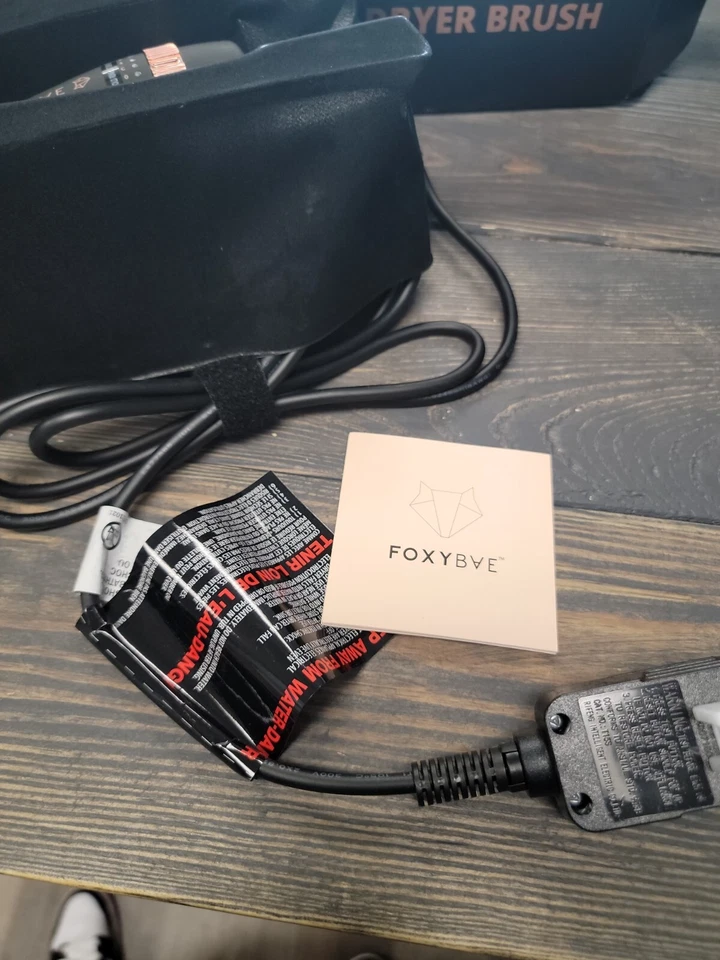 Cepillo Secador FoxyBae Oro Rosa NUEVO Estilo Todo en Uno Desenredar Seco Iónico Foto 2 de 4