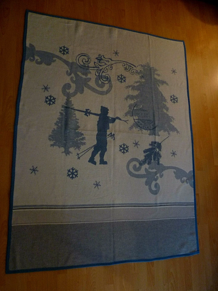 Schöne DORMIA Kuscheldecke Decke Kinderdecke Winterlandschaft  blau 145 x 200cm - Bild 2 von 4