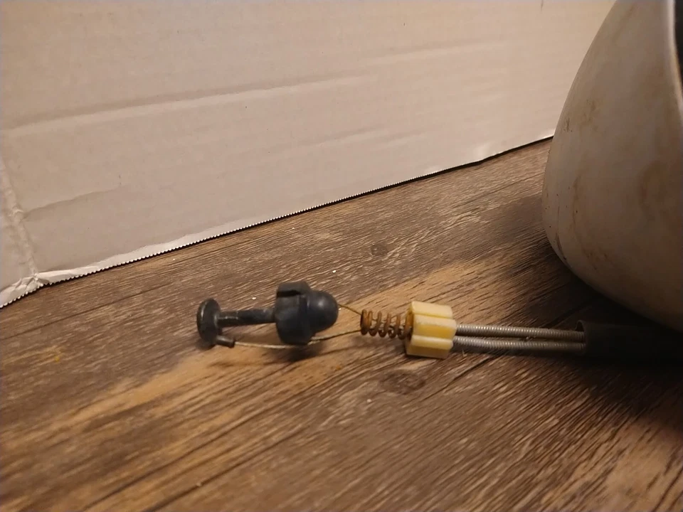 GM 74-79 Pontiac Grand Prix LeMans LH Remote Side Bullet Sport Door Mirror - Image 4 of 4