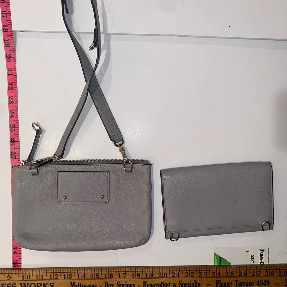 Винтажный серо-бежевый кожаный клатч и бумажник Henri Bendel Influencer с ремешком - Изображение 2 из 4