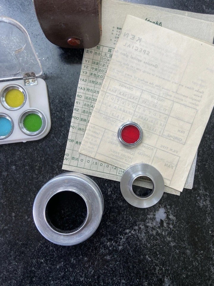 Set of 5 Vintage Kenko Colored Filters for Minolta 35, Screw-In 21.5 mm + Extras - Image 3 of 4