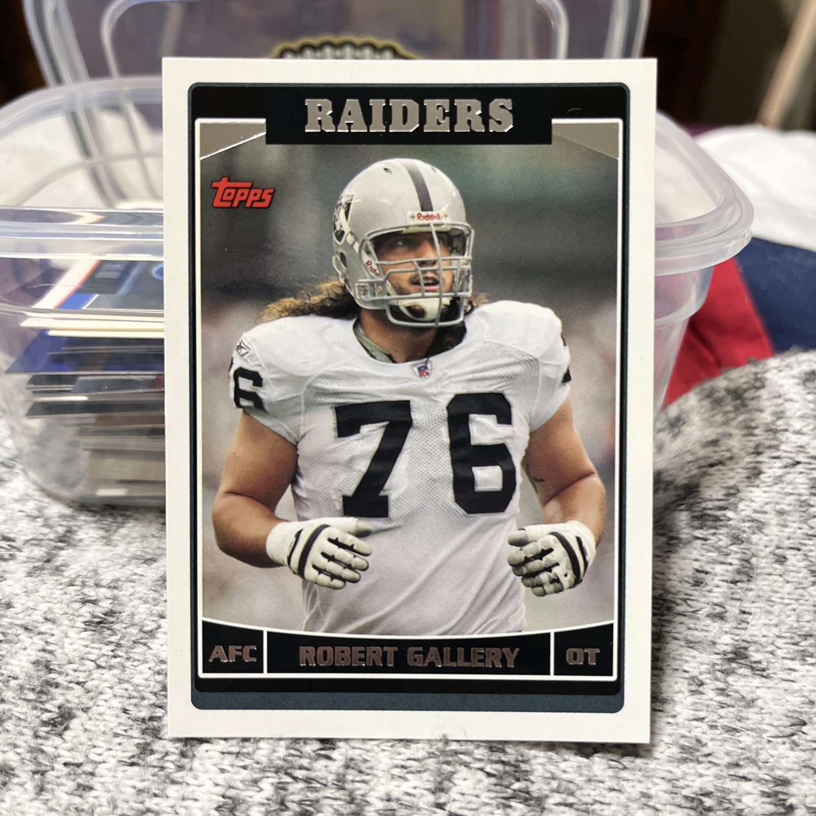 2006 Topps 185 Robert Gallery Football Card 