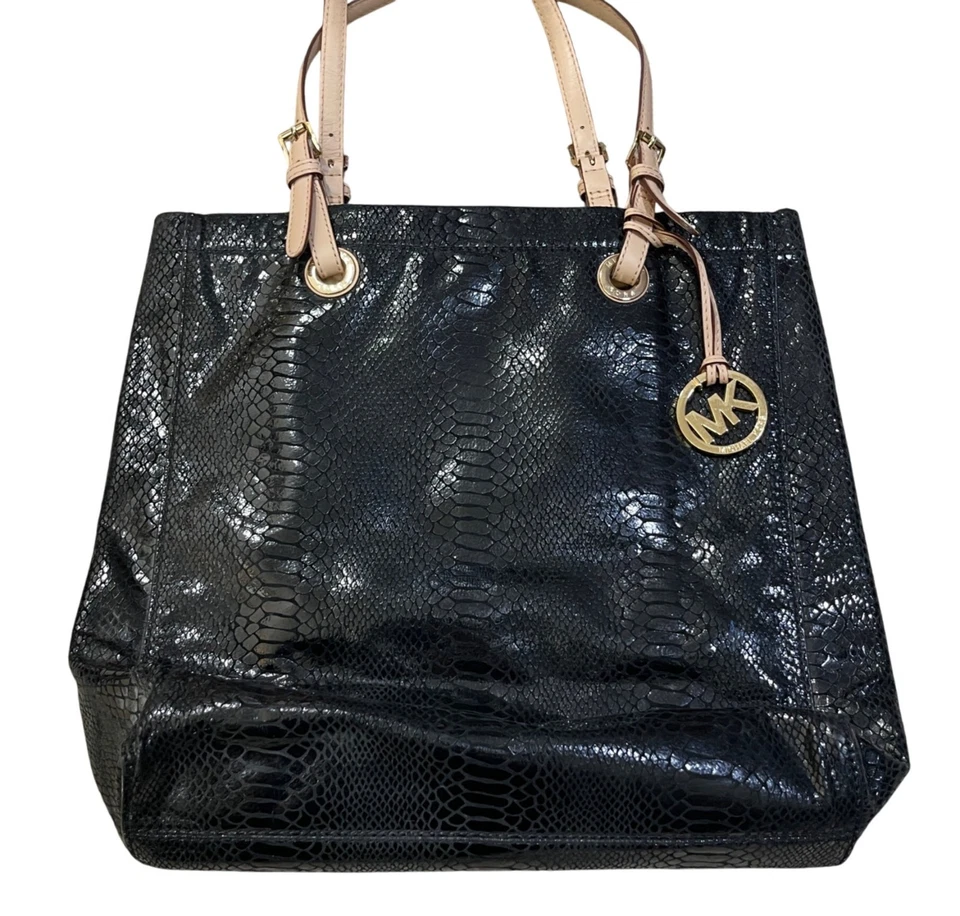 Bolsa satchel Michael Kors pele animal bolsa de ombro dourada - Imagem 4 de 4