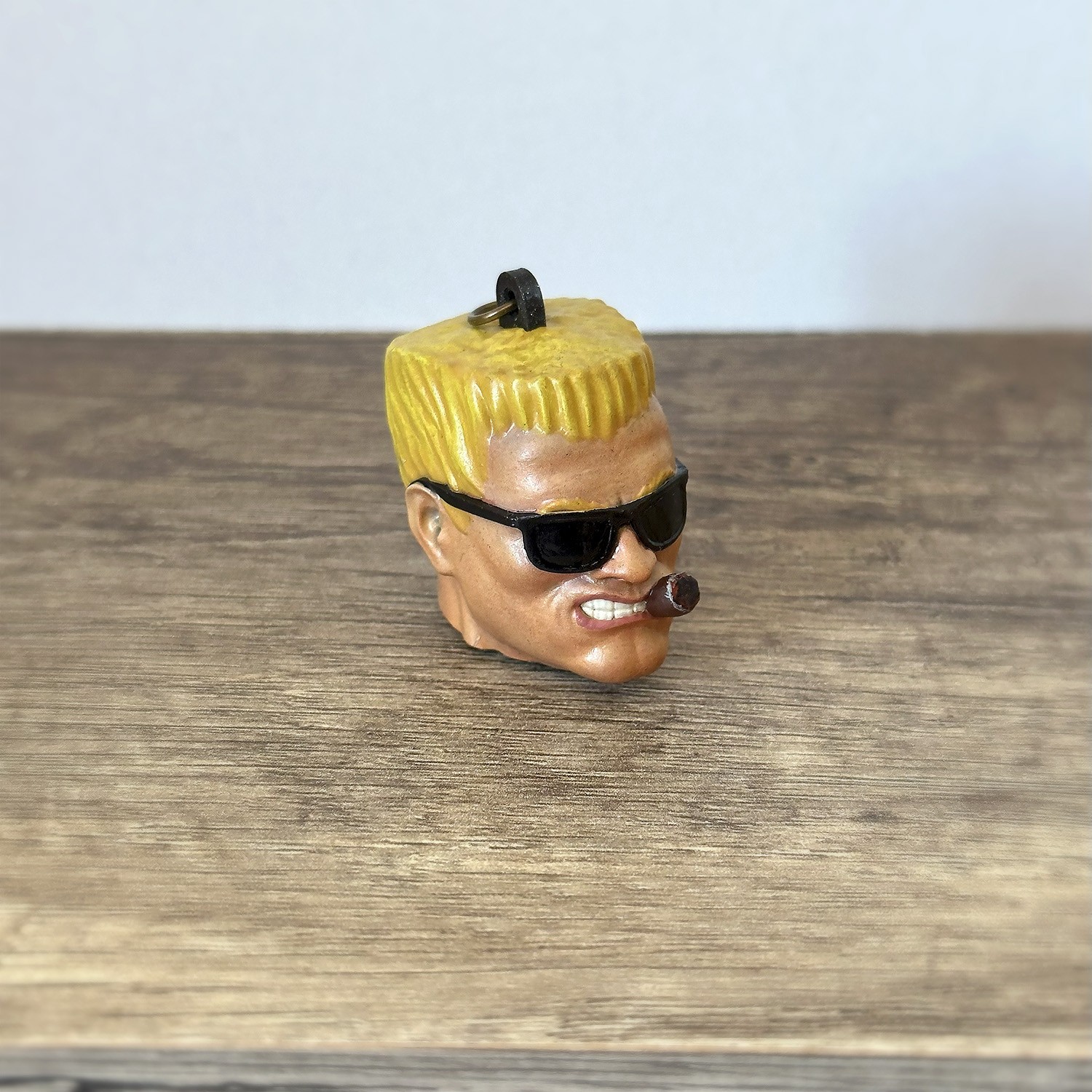 Pendentif Duke Nukem édition collector finition premium en relief