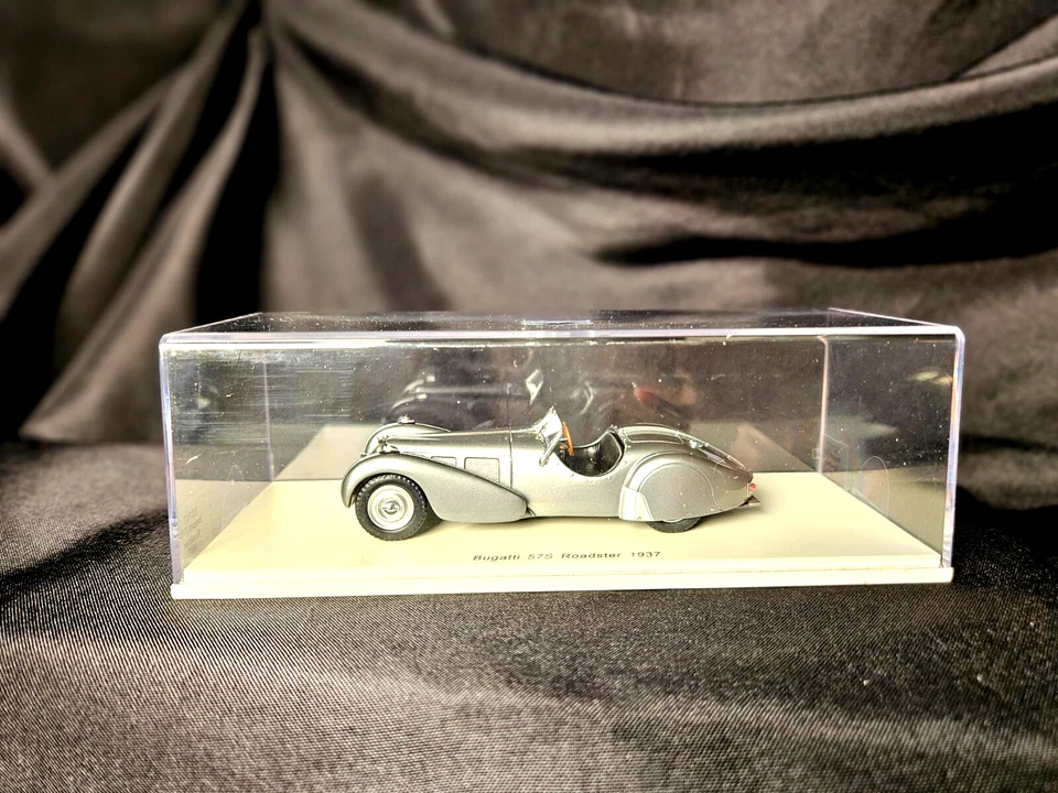 Spark Models 1937 Bugatti 57S Roadster 1:43 Scale Inv. #3910 - Image 2 of 4