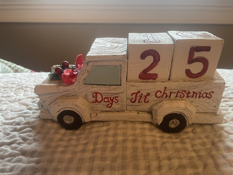 BRAND NEW CHRISTMAS ADVENT CALENDAR 