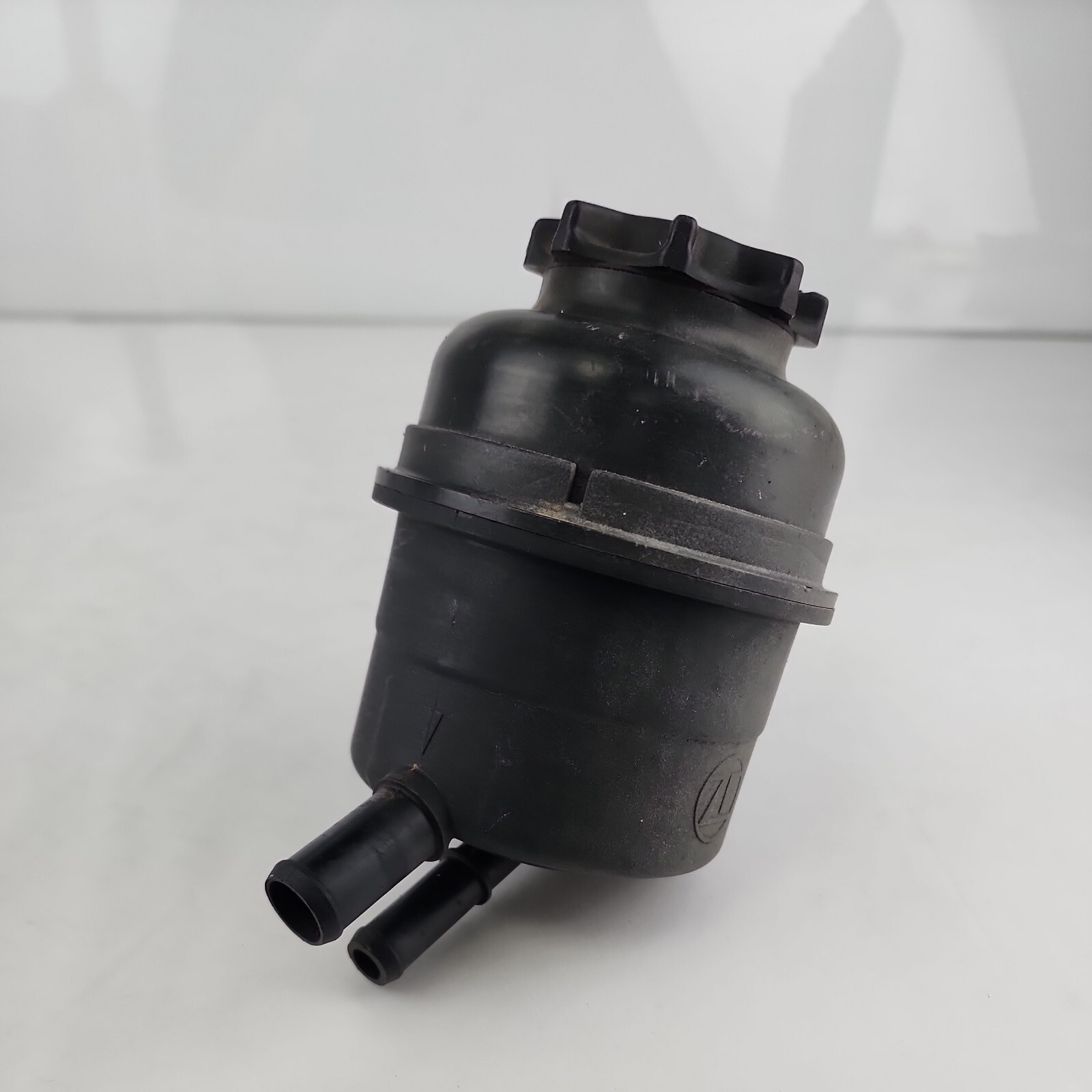 2006-2011 For Aston Martin V8 Vantage Power Steering Pump Fluid Reservoir Bottle