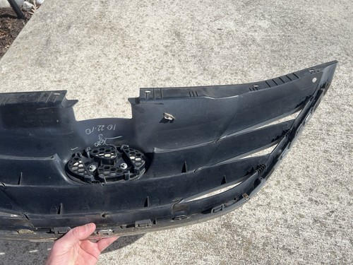 USED Genuine OEM Grille Assembly for 2011-2013 Hyundai Sonata 86350-3S000 - Picture 6 of 8