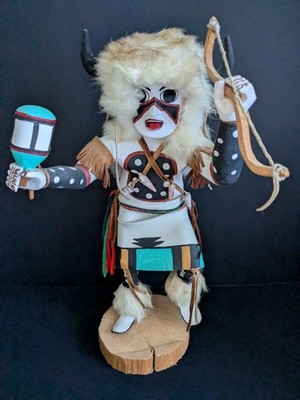 Indianer Kachina Puppe weißer Büffel signiert G Largo