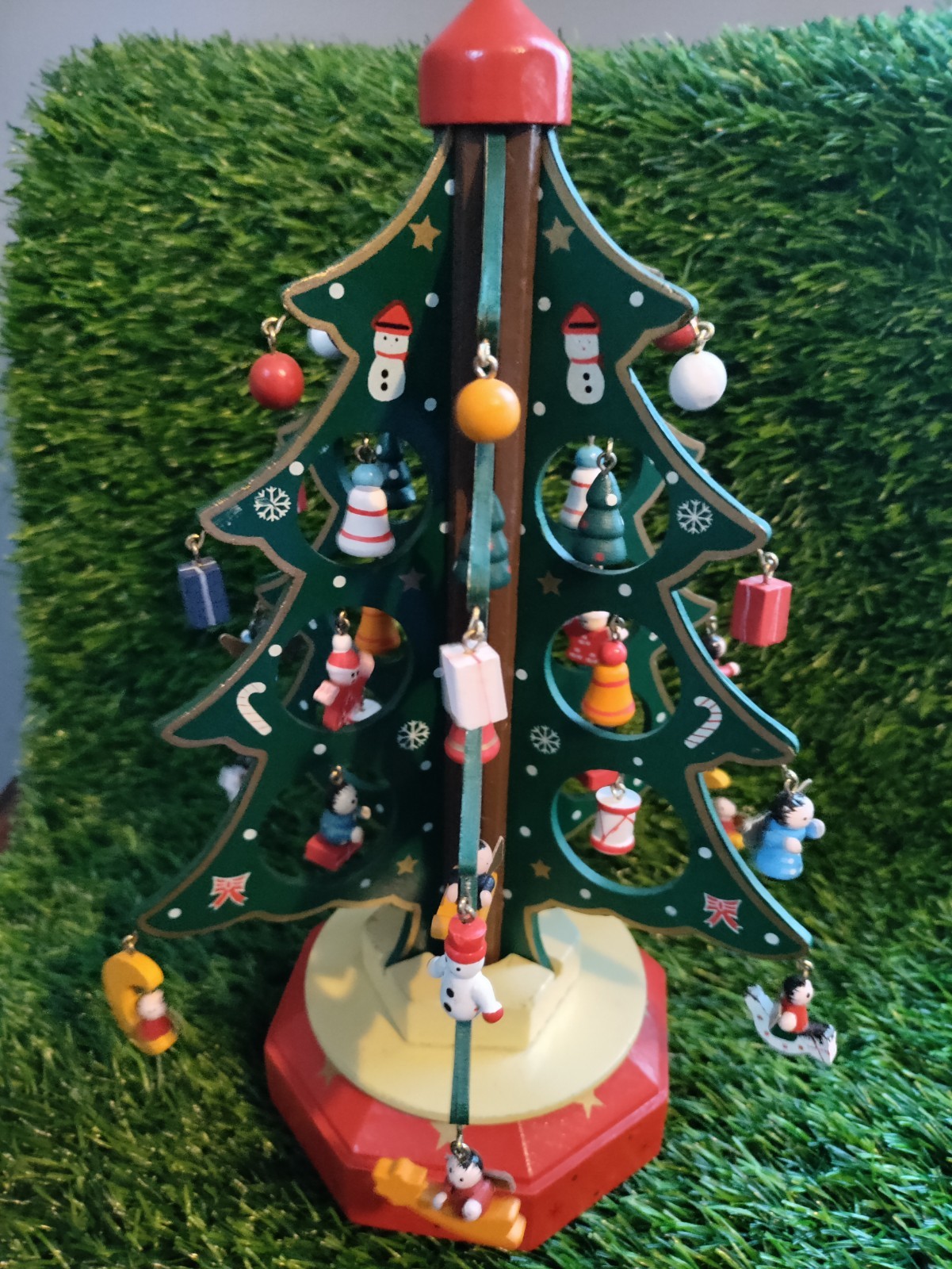 San Francisco Music Box Company Wooden Musical Christmas Tree "O Tannenbaum"