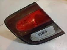 Feu arrière Nissan ALMERA