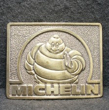 WJ15113 VERY COOL VINTAGE 1970s  MICHELIN MAN  AUTO TIRES MENS BELT BUCKLE