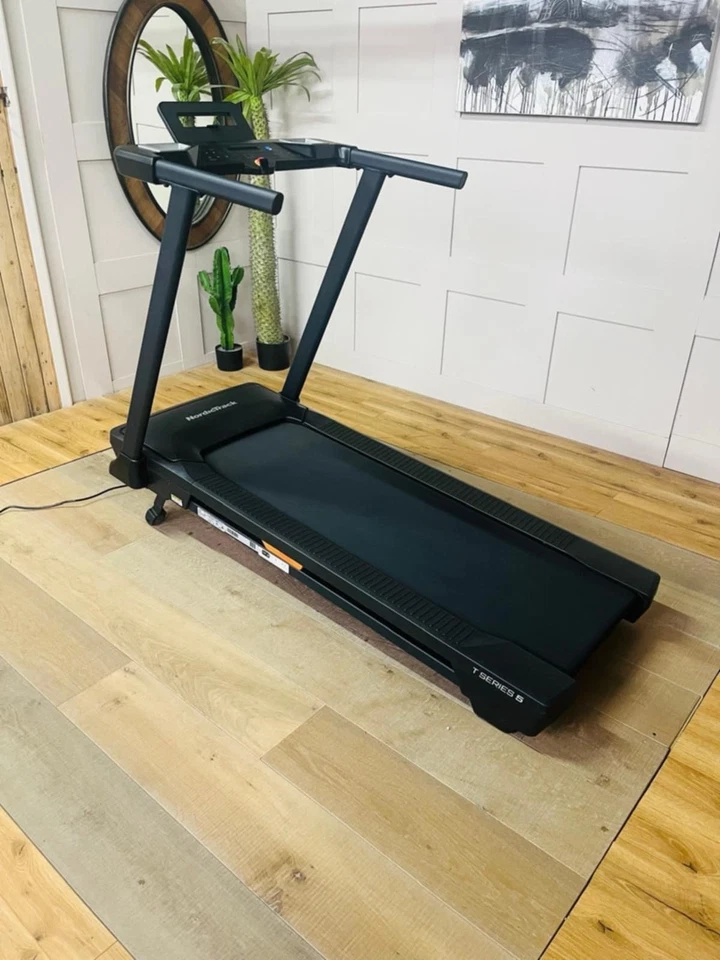 Nordic Track T Series 5 Treadmill, Home Exercise & Fitness RRP £699 - Image 2 of 4
