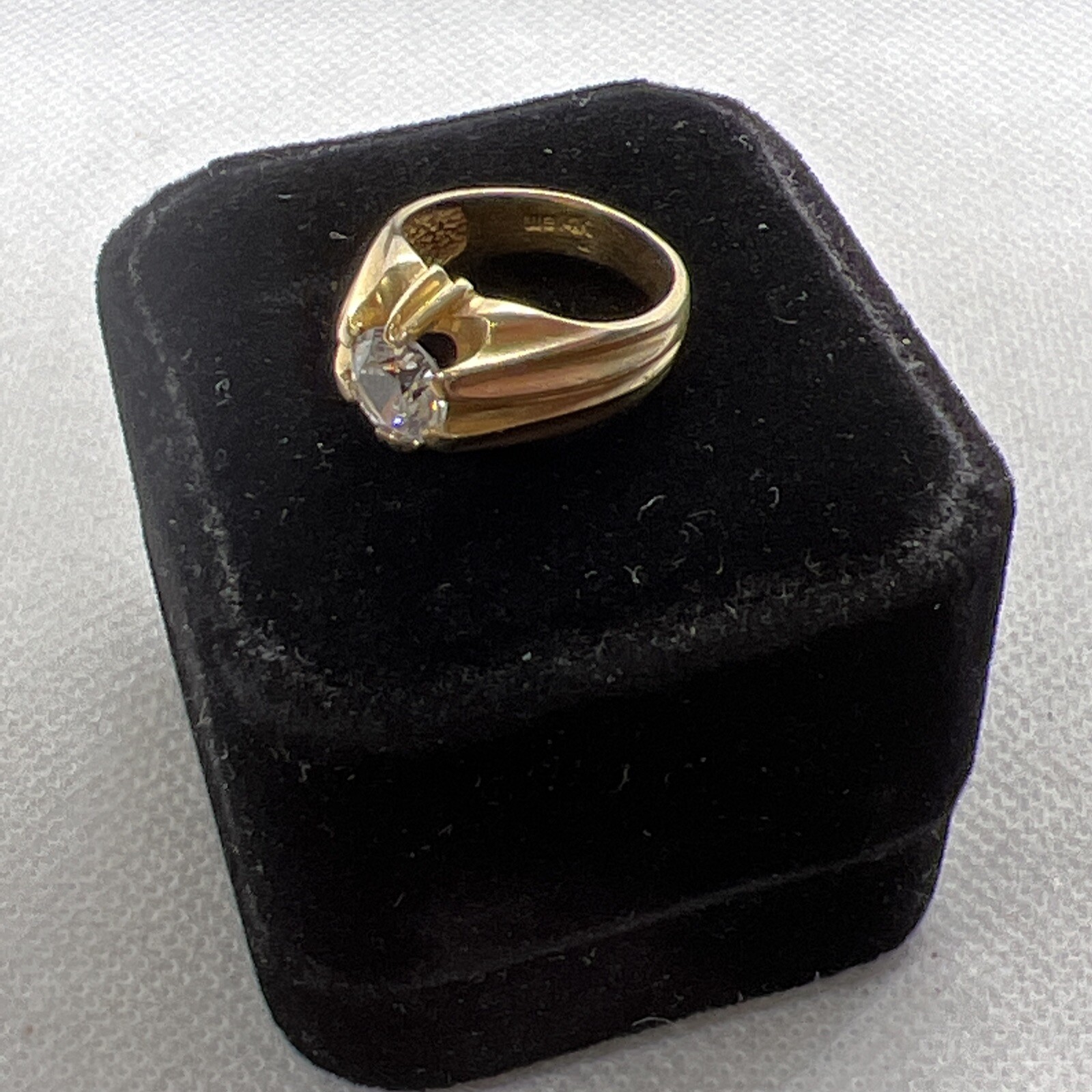 Attractive Solid 14K Yellow Gold Solitaire Round … - image 11