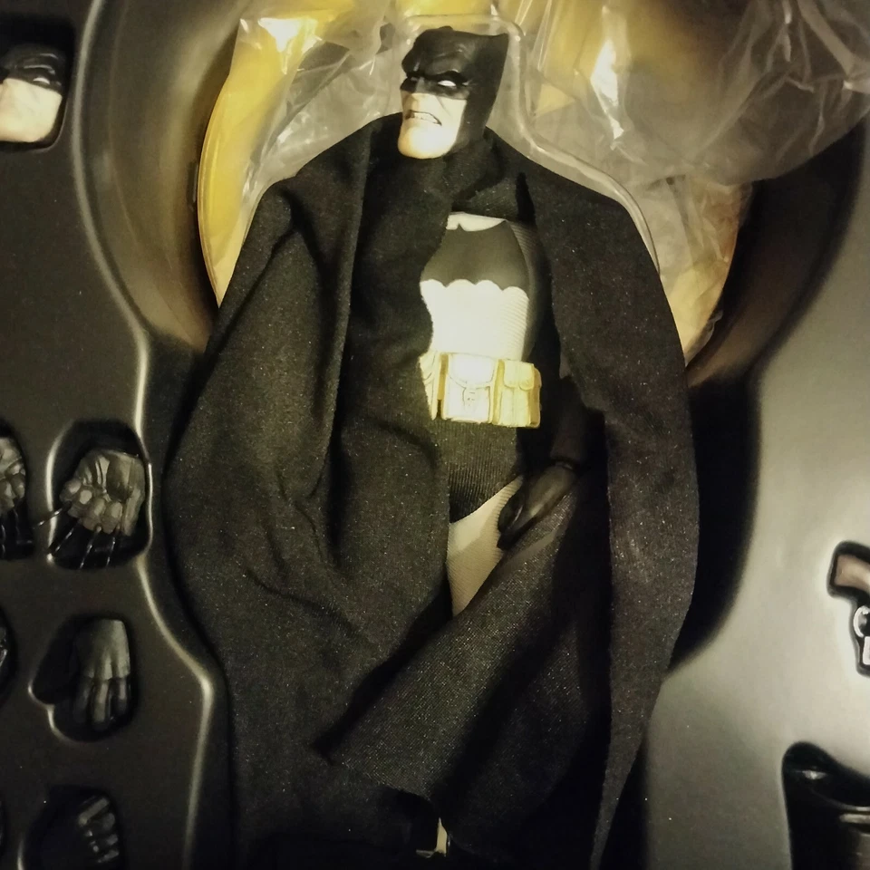 Batman - Dark Knight Returns Batman One:12 Collective Mezco 1er LANZAMIENTO! Foto 2 de 4