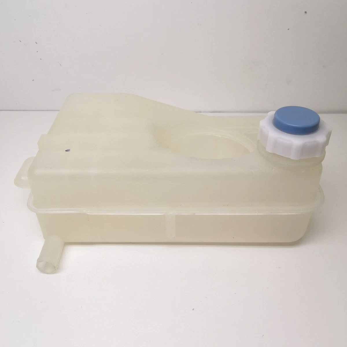 Bowl Water Radiator Front with Cap Renault Twingo For 7701467287 