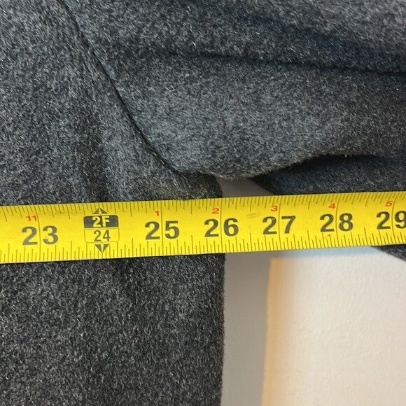 Wool insulated 3 button coat - image 8