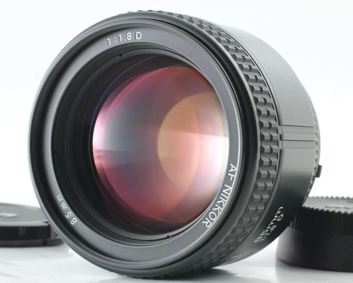 ★良品★ ニコン NIKON AF NIKKOR 85mm F1.8 D Near MINT] Nikon AF NIKKOR 85mm f1.8 D for F Mount Portrait Lens