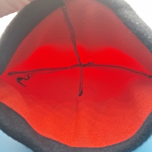 Vintage Deadstock NBA Chicago Bulls Fleece Beanie Red And Black - Picture 4 of 4