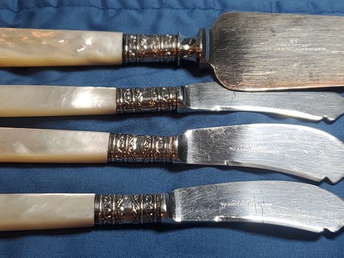 1855 Meriden Cutlery Co Cake Server And 6 Fish Knives With Mop Handles - Picture 5 of 11