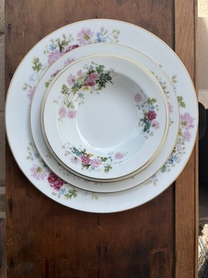 Noritake Gardena 3056 4 Piece Place Setting  -Peonies-Shabby Chic-Coquette