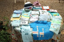 lot N° 32. / 32 vetements. pour enfant 2 ans garçon