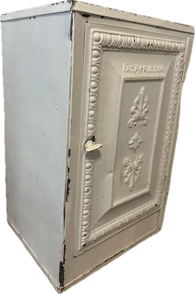 Antigua caja fuerte para tartas galvanizada blanca - Pat. 12 de abril de 1904 - ¡Ornado y funcional! Foto 3 de 4