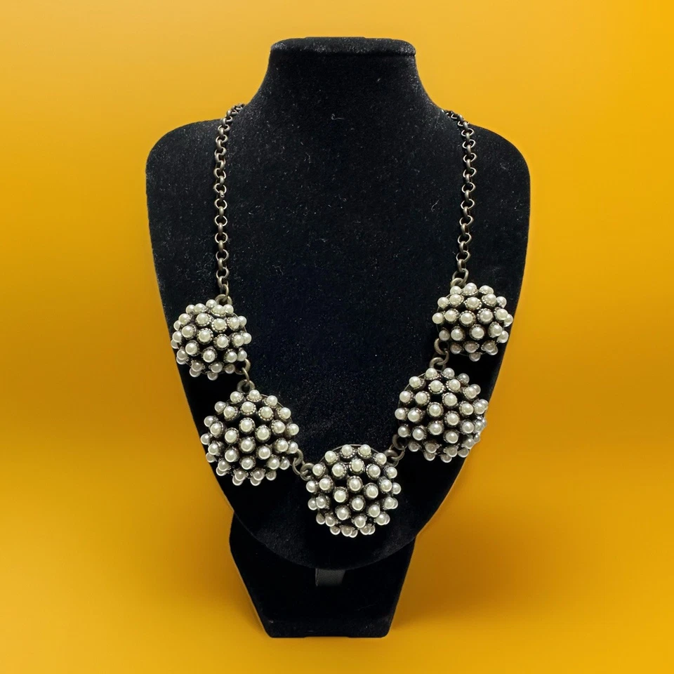 Plunder Pearl Cluster Boho Statement Colar Gunmetal 18” Ajustável - Imagem 2 de 4