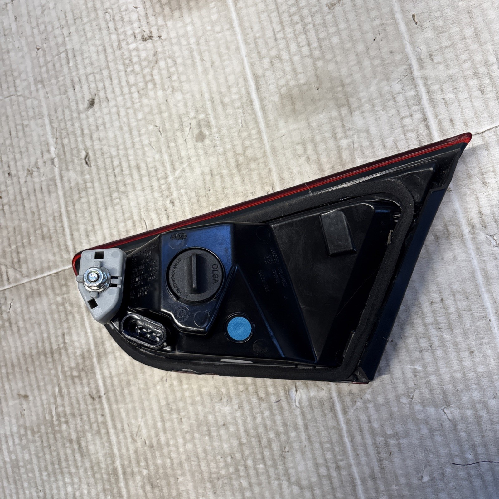 2014-2020 MASERATI GHIBLI TRUNK INNER REAR LEFT DRIVER TAILLIGHT LAMP OEM
