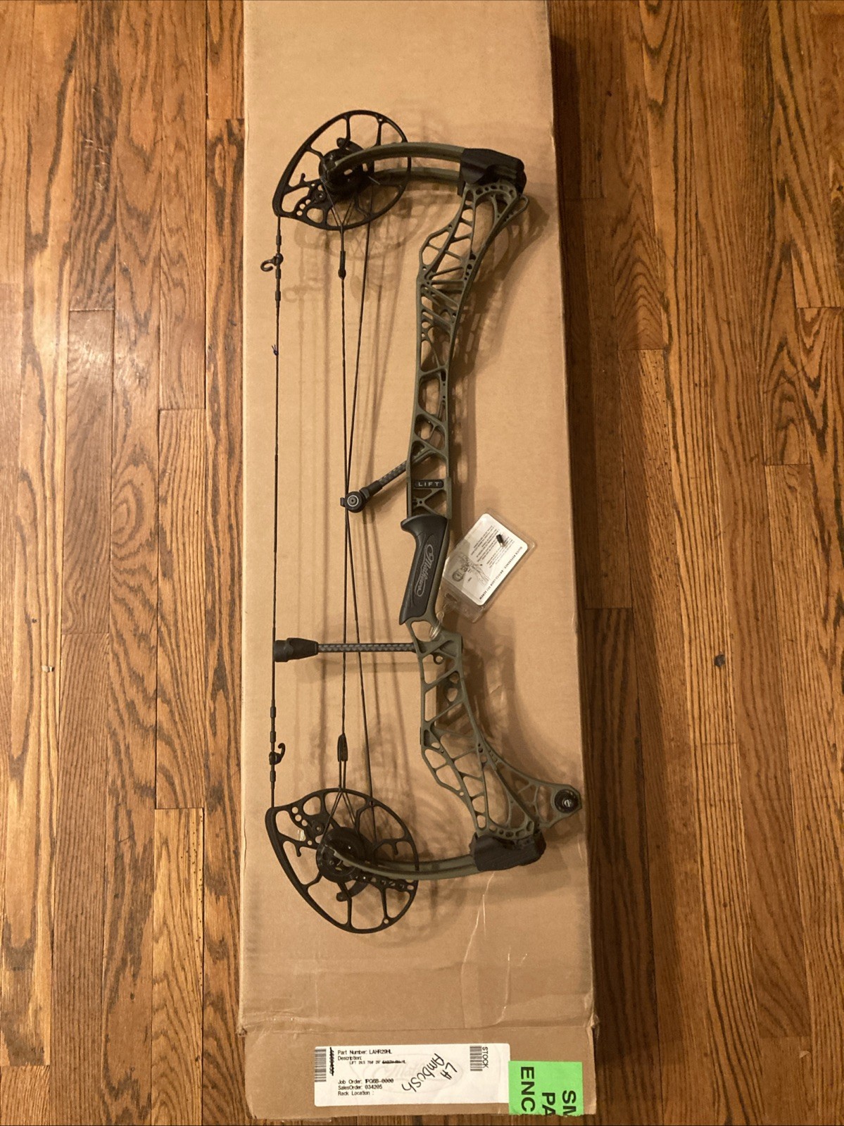 Mathews Lift 29.5 Right-Handed Green Ambush Bow 70#