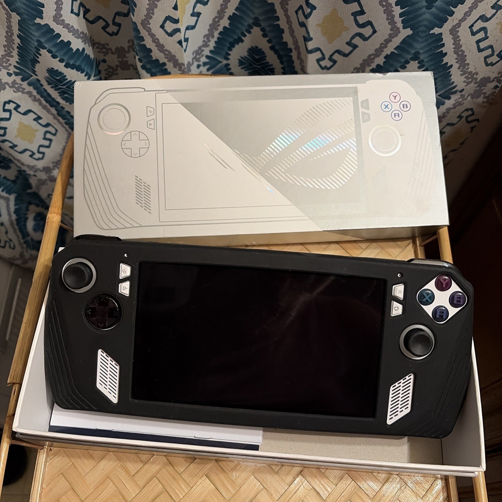ASUS ROG Ally Z1 RC71L Handheld 512GB Touchscreen Gaming Console White