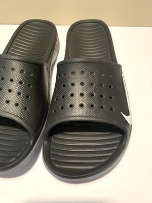 Nike Benassi Solarsoft Men's Size 10 Slides Sandals Black Rare