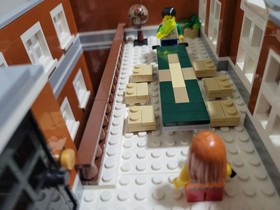 Lego Town Hall (10224) *100% Complete w/ Minifigures & Manuals*