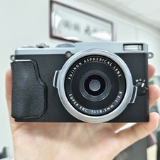 Fujifilm Fuji X70 16.3MP Compact Digital Camera Silver Wi-Fi 28mm F2.8 lens