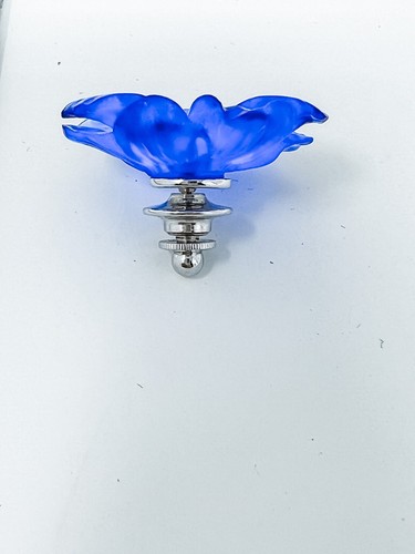 Vintage Womens Liuli Blue Flower Pin With Rhinestone In The Middle - Picture 4 of 5