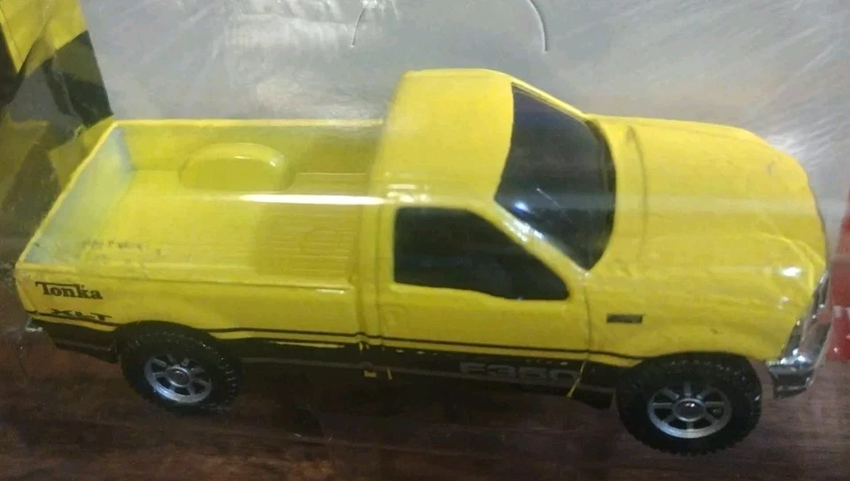 Tonka Diecast Collection #45 Amarillo F350 Super Duty Metal con Piezas de Plástico  Foto 3 de 4