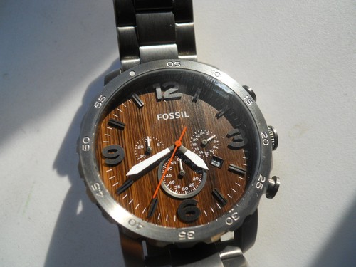 Analog dress watch.Jr-1355 