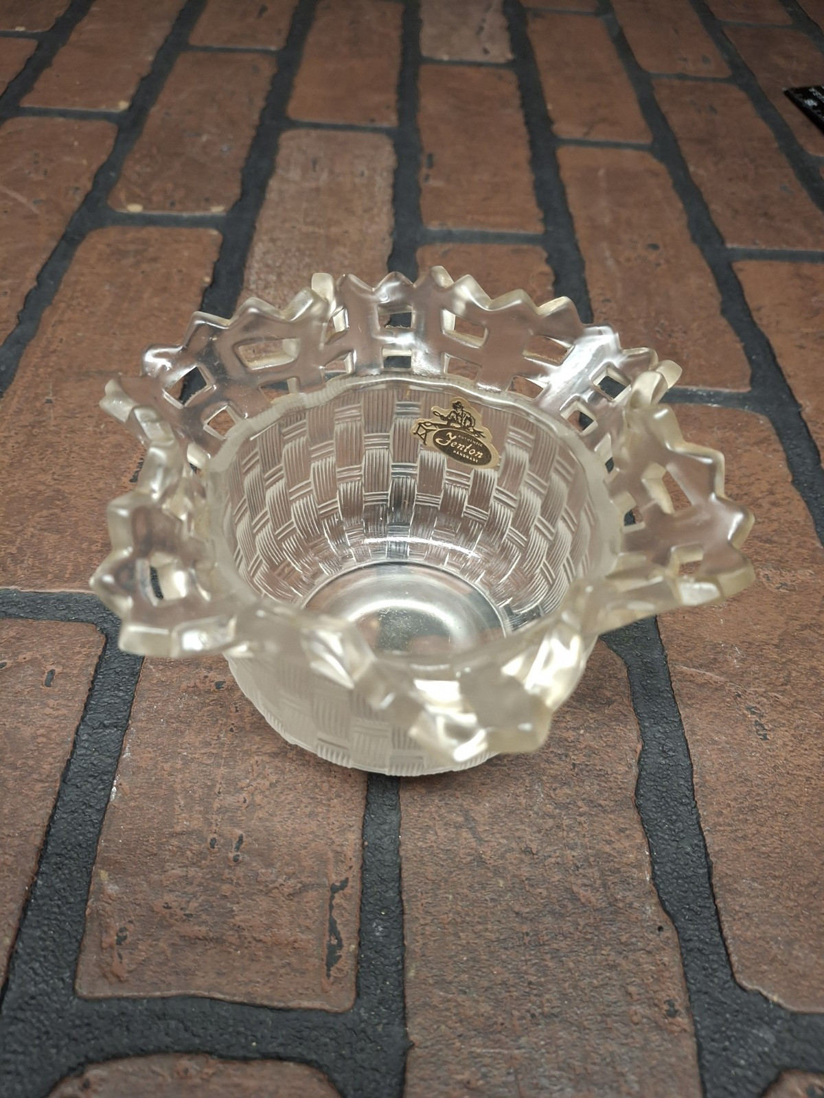 VINTAGE FENTON WHITE CARNIVAL GLASS BASKET WEAVE FLOWER BOWL RUFFLE EDGE