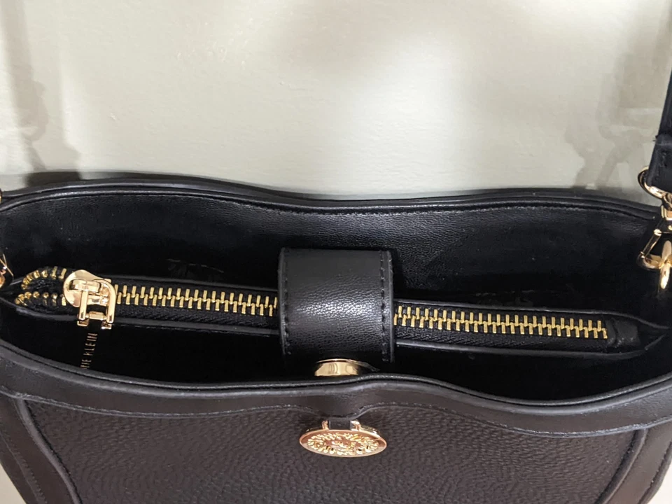 Cartera Bandolera Anne Klein Negra con Correa Ajustable y Acentos Dorados Nueva Foto 4 de 4