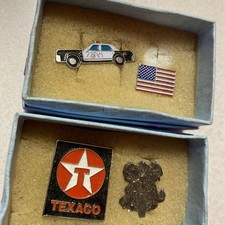 American police car Stars and Stripes Texaco and biker pin badges  