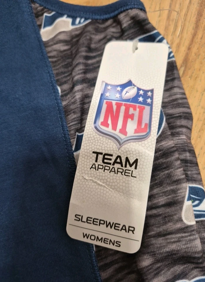 Logotipo tanque azul NFL Seattle Seahawks e gráficos de letras verdes brancas femininas tamanho XL - Imagem 3 de 4