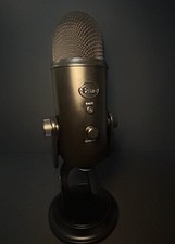 Blue Yeti Professional Multi-Pattern USB Condenser Microphone - Blackout