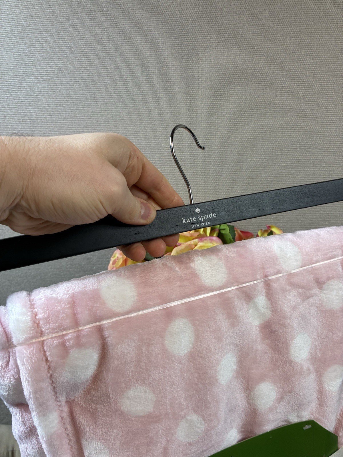 Kate Spade Plush Fleece Throw In Pink w/ White Polka Dots - 60” X 70” Brand New thumbnail 3