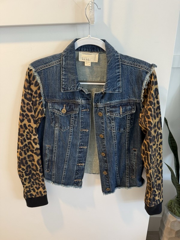 Artelier Women's Blue Leopard Print Button Front Pockets Short Jacket Size M