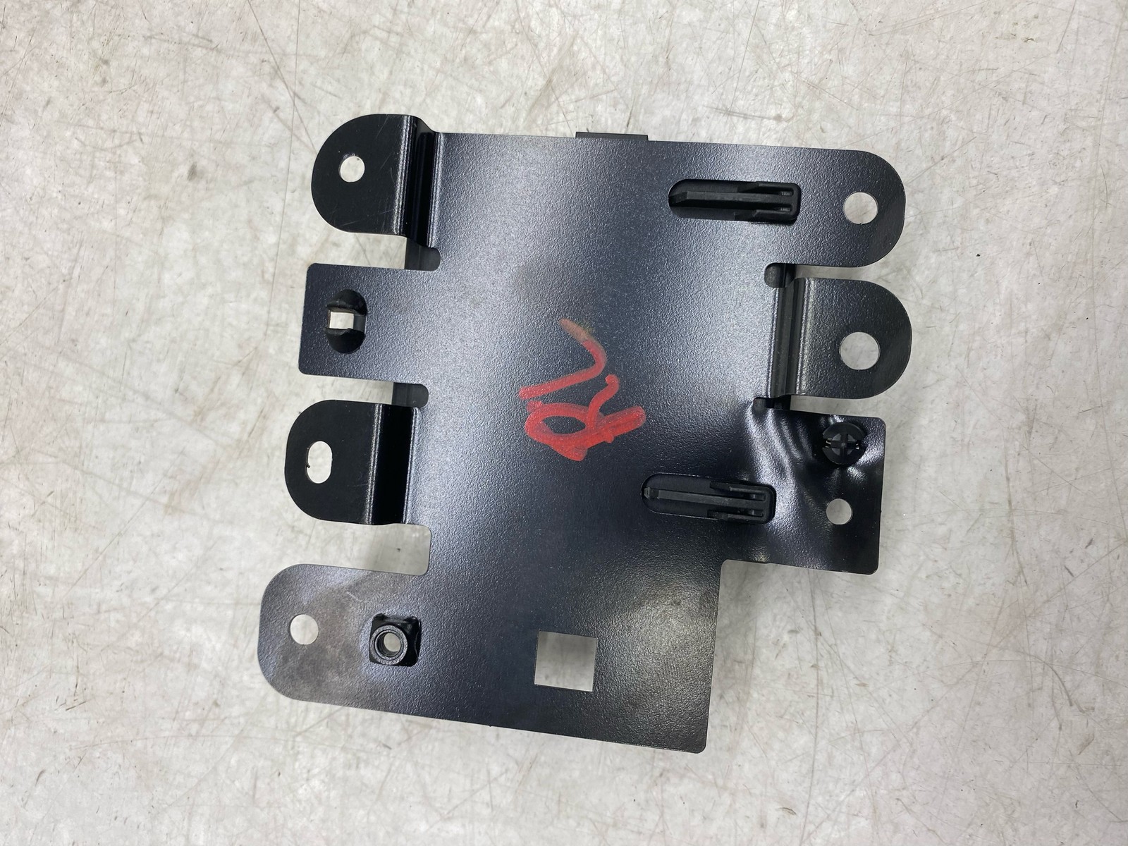 2020-2025 ASTON MARTIN DBX LEFT REAR DOOR CONTROL MODULE UNIT 1679004511 OEM