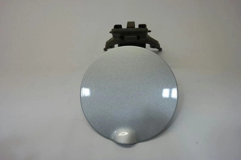 2005 Ford Five Hundred Fuel Filler Door Silver - Image 3 of 4