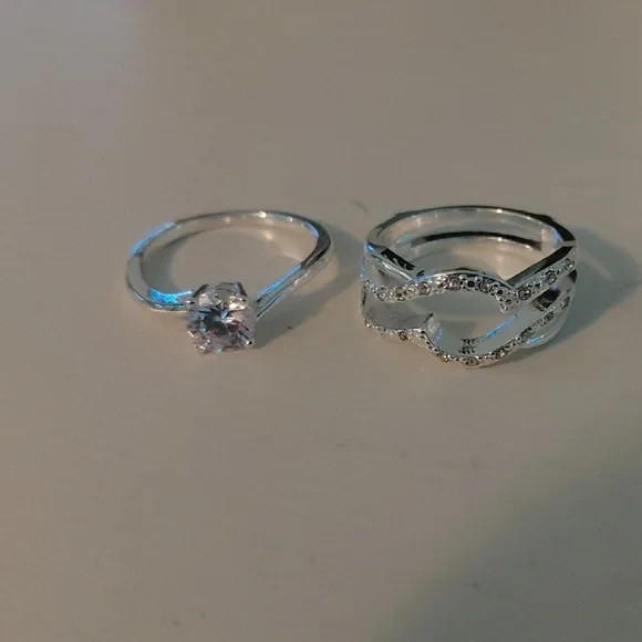 Avon Elegant Interlocking Silver Ring with Sparkl… - image 3