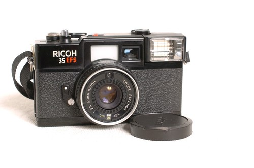 Ricoh 35EFS - 35mm Film format Point & Shoot camera Serviced working! RETRO! - Picture 2 of 11